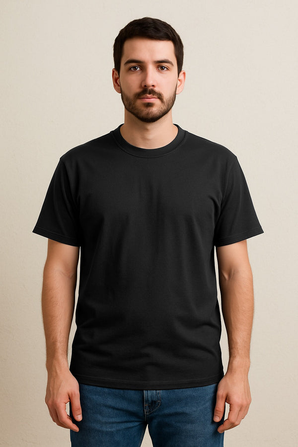 PLAYERA NEGRA REGULAR FIT 200 GSM